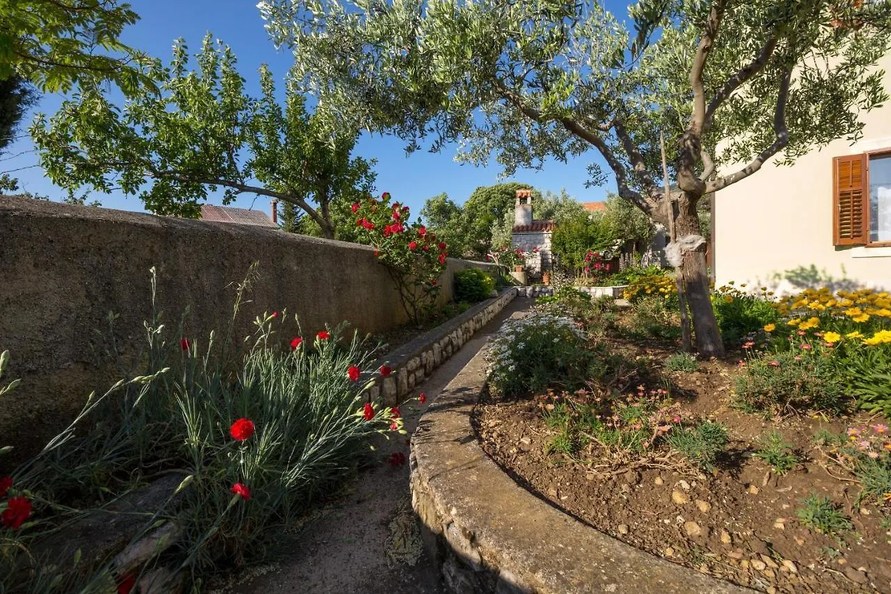 Apartments And Rooms With Parking Space Nerezine, Losinj - 2506