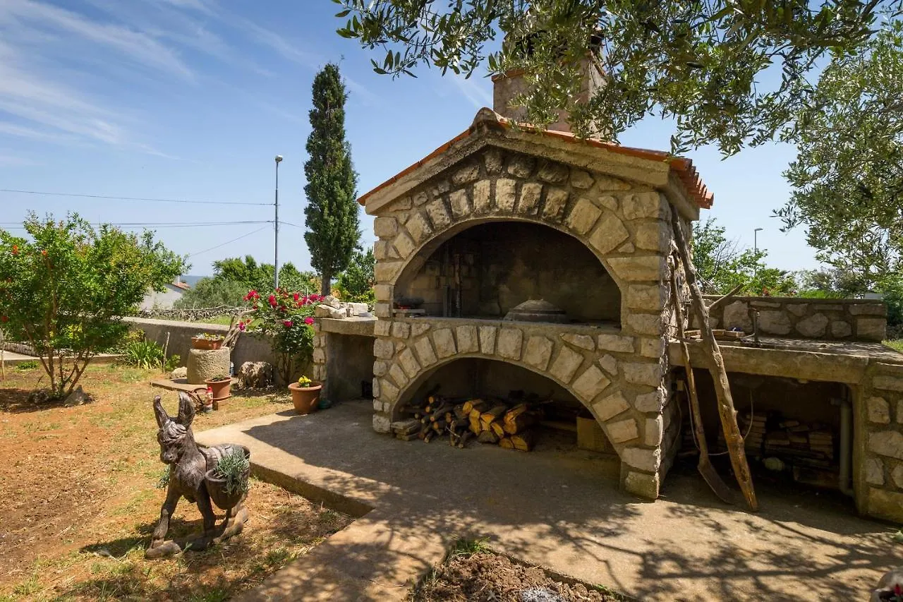 Apartments And Rooms With Parking Space Nerezine, Losinj - 2506 Nerezine