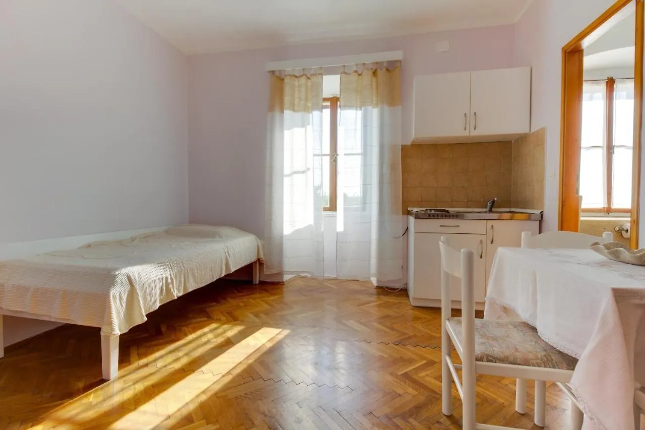 *** Guest house Apartments And Rooms With Parking Space Nerezine, Losinj - 2506 Croatia