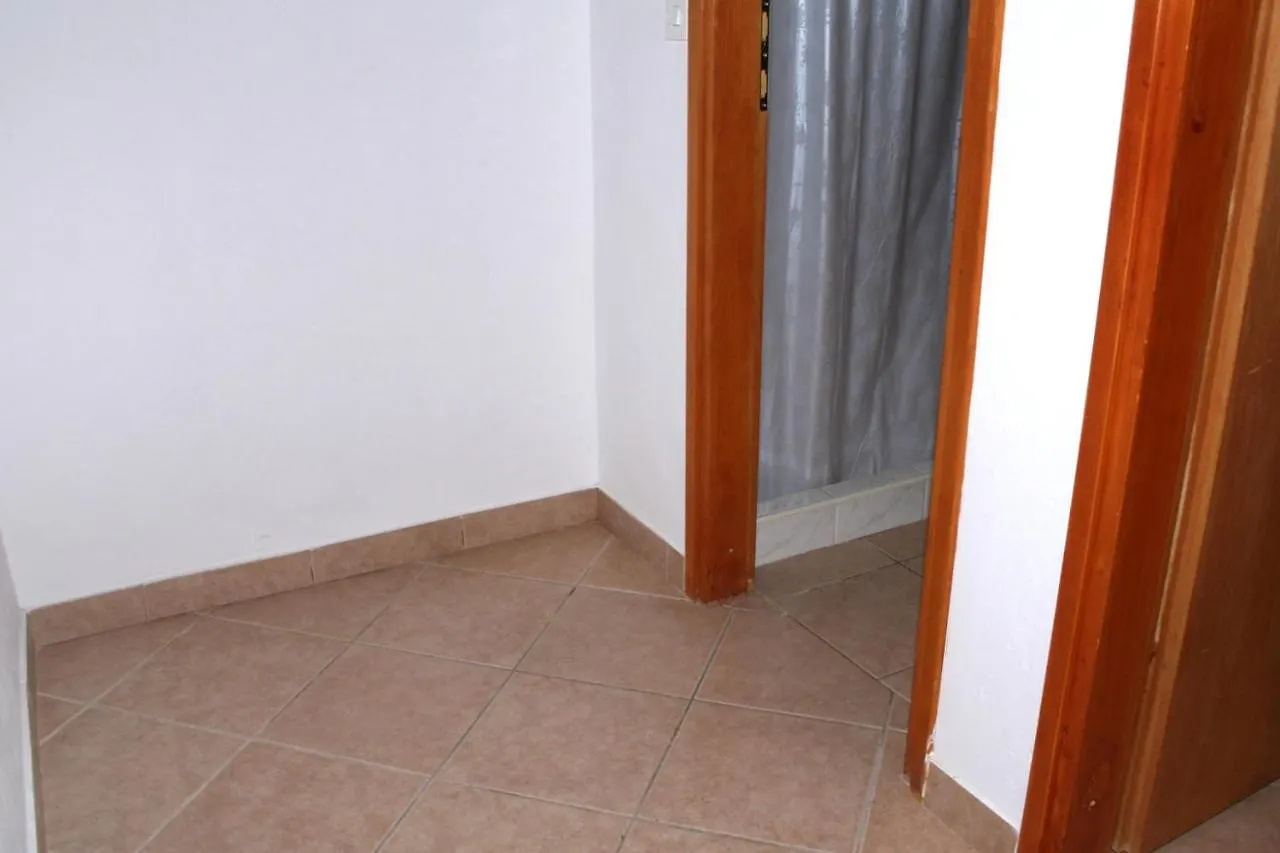 Apartments And Rooms With Parking Space Nerezine, Losinj - 2506 Nerezine