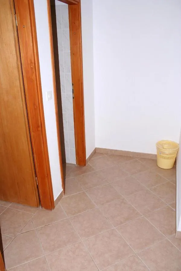 Apartments And Rooms With Parking Space Nerezine, Losinj - 2506 Nerezine