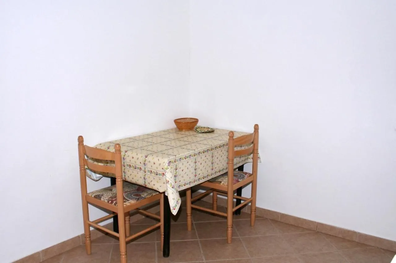 Apartments And Rooms With Parking Space Nerezine, Losinj - 2506 3*, Nerezine